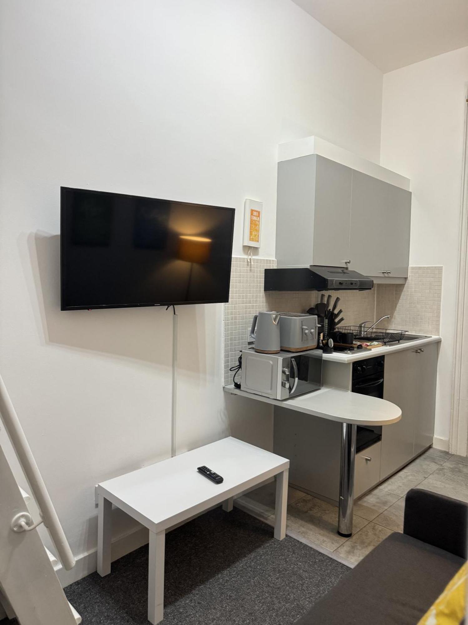 Compact Flat Close To Hyde Park Apartamento Londres