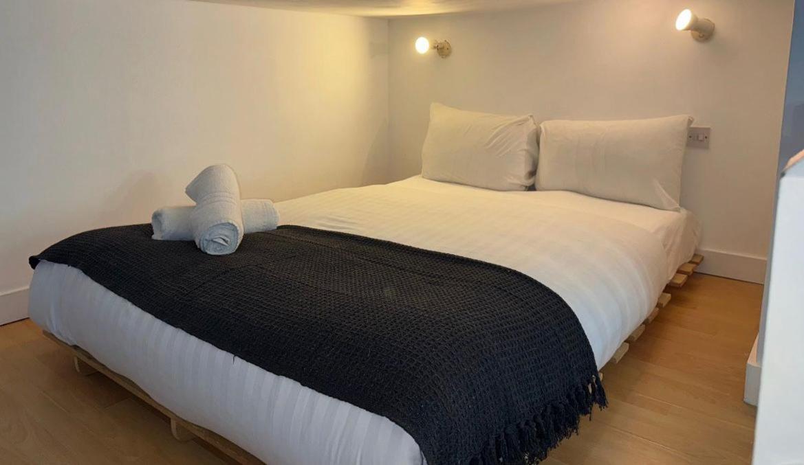 Compact Flat Close To Hyde Park Londres